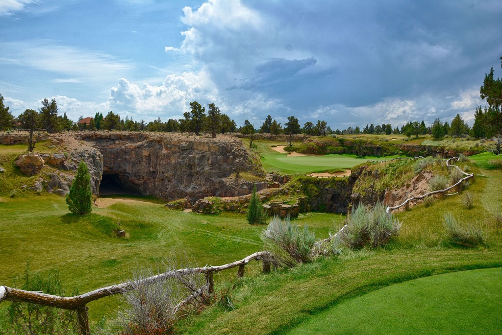 The 8th hole on the Fazio Golf Course at Pronghorn outside of Bend, Oregon