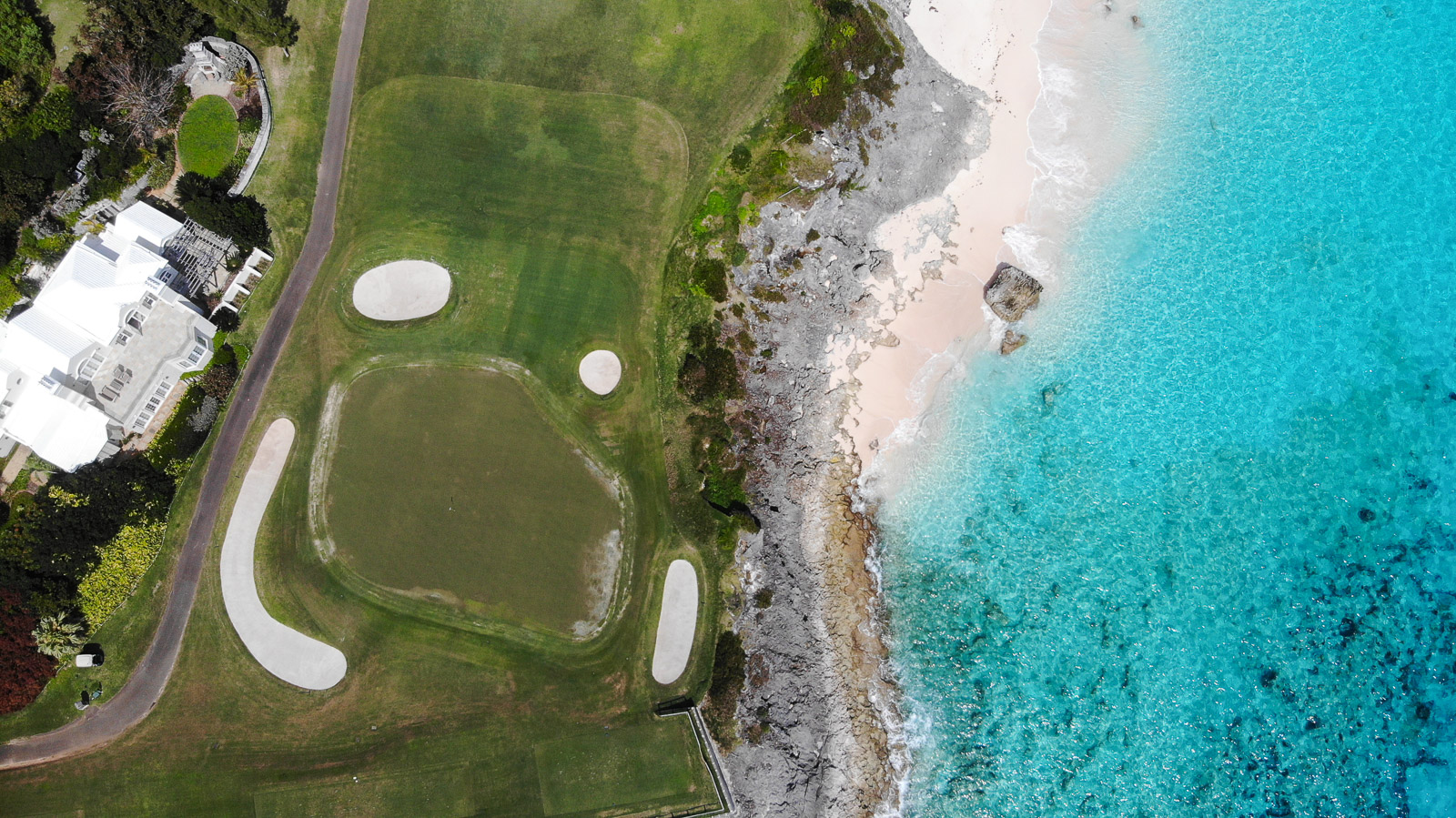 An aerial shot of the 3rd green at the Mid Ocean Club