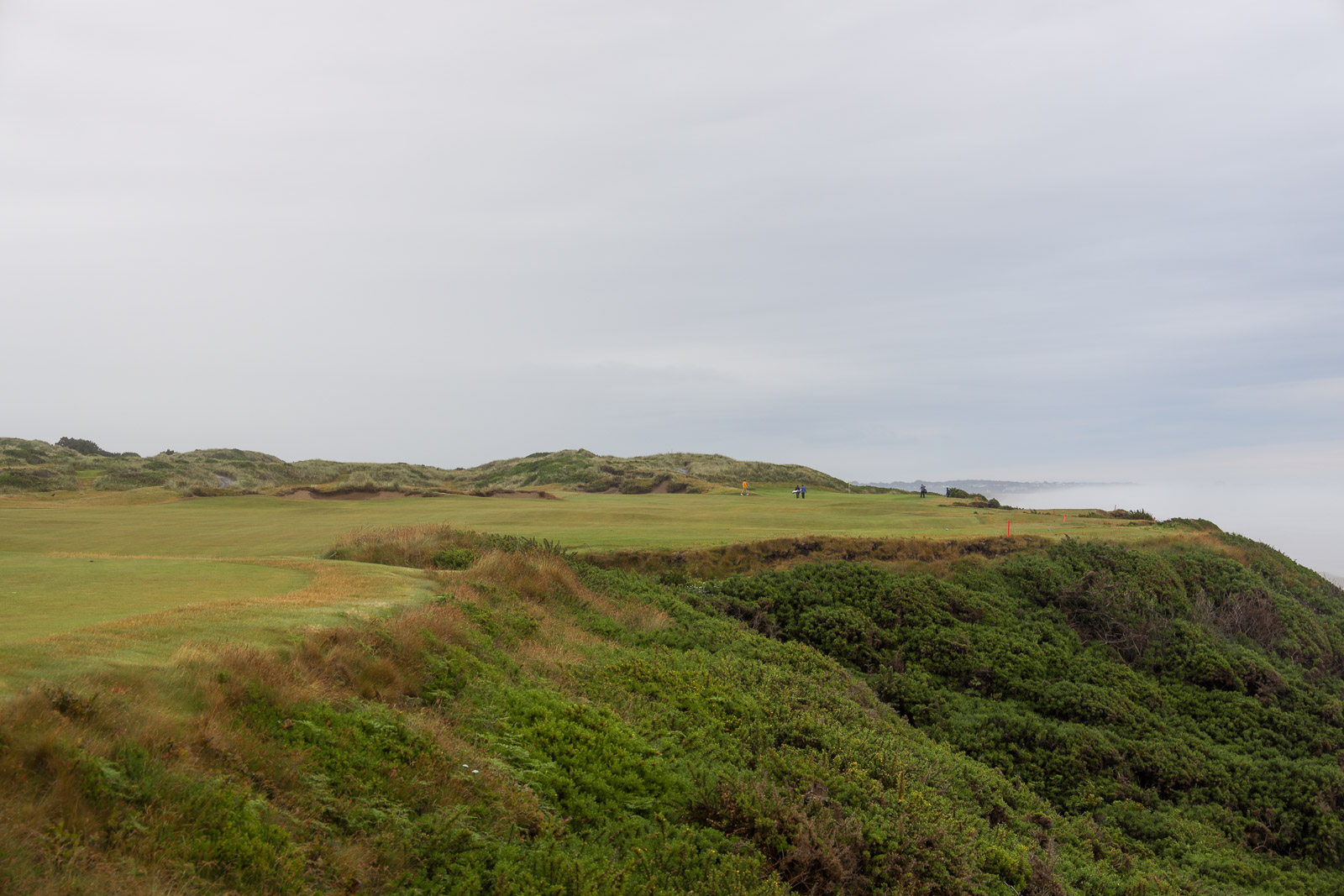 The cliffside 4th at Pacific Dunes.
