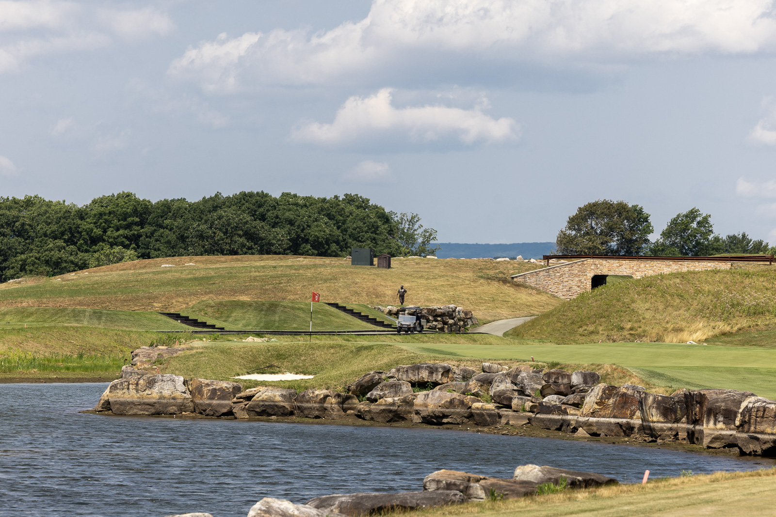 Par 3, 17th at Mystic Rock