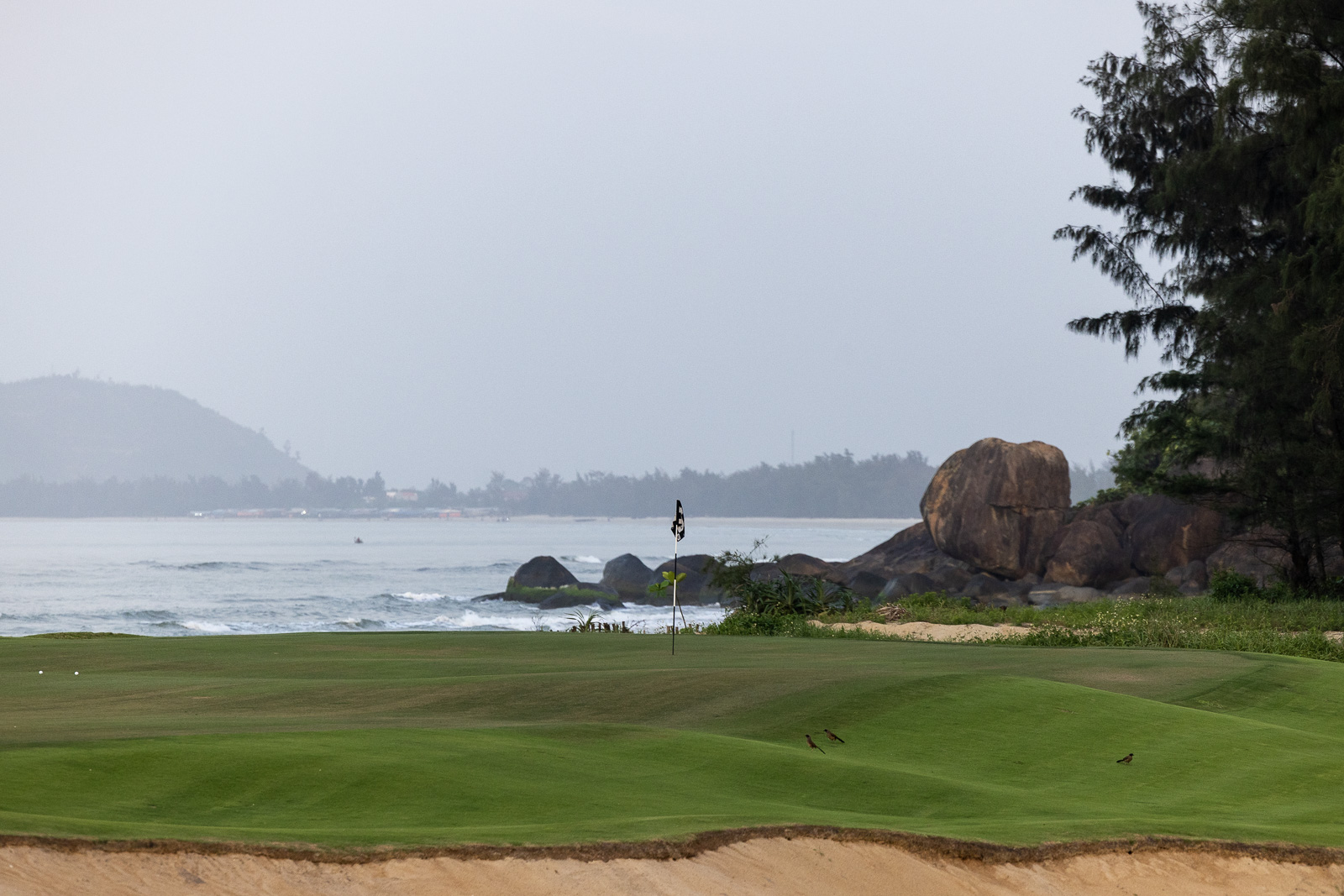 Laguna Lang Co 19th Hole