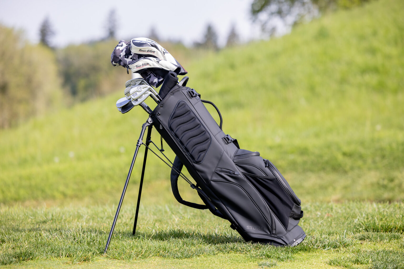 5 Best Waterproof Golf Bags that Will Actually Keep Your Gear Dry