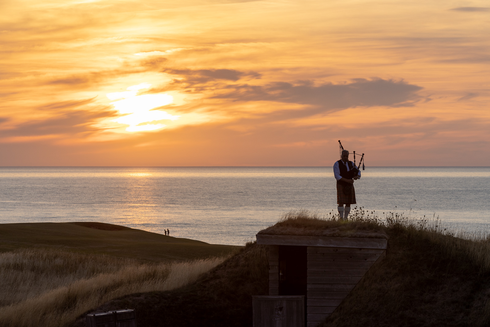Cabot Links Bagpiper