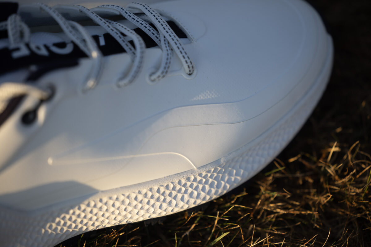 Is the G/FORE MG4+ O2 the Best-Performing Spikeless Golf Shoe?