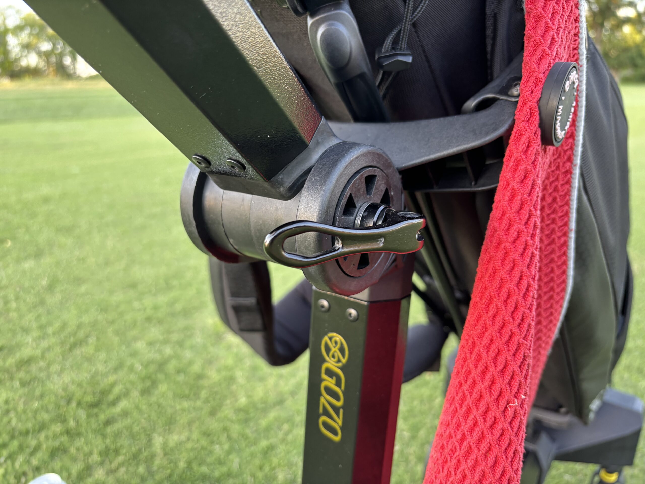 GOZO Auto-Follow Golf Caddy