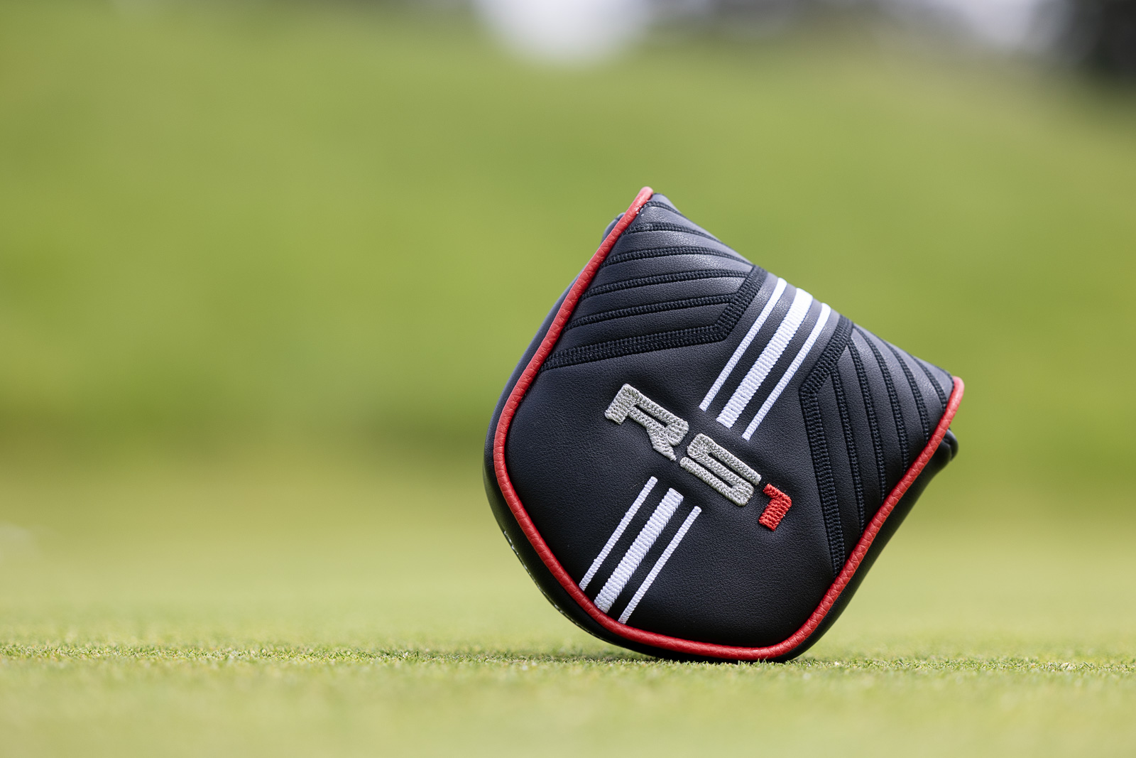 Performance Golf RS1 putter cover.