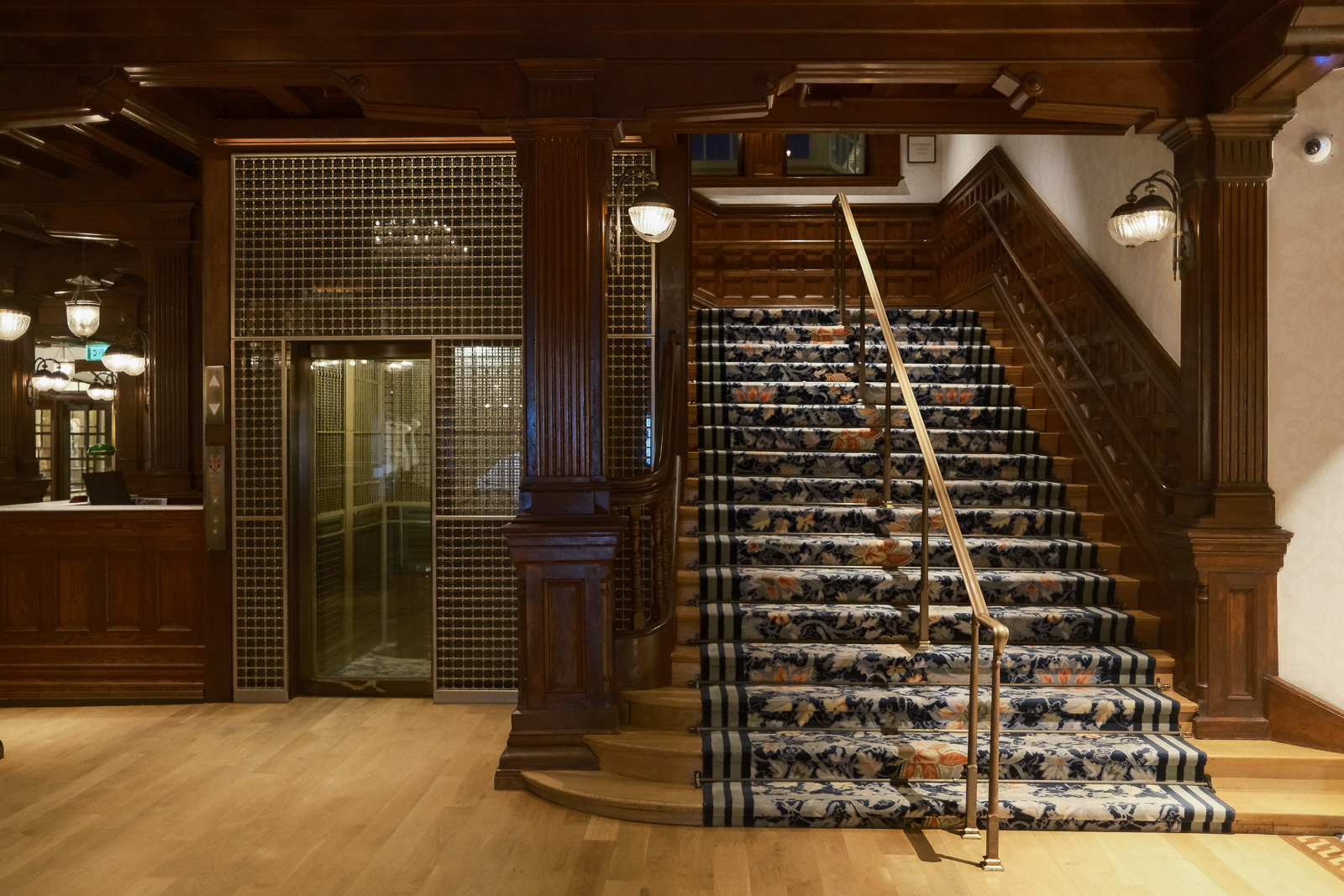 Hotel Del Coronado elevator